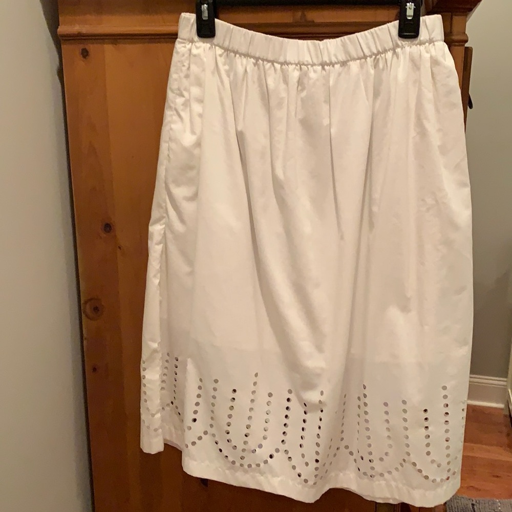 GAP WHITE SKIRT - LIKE NEW!